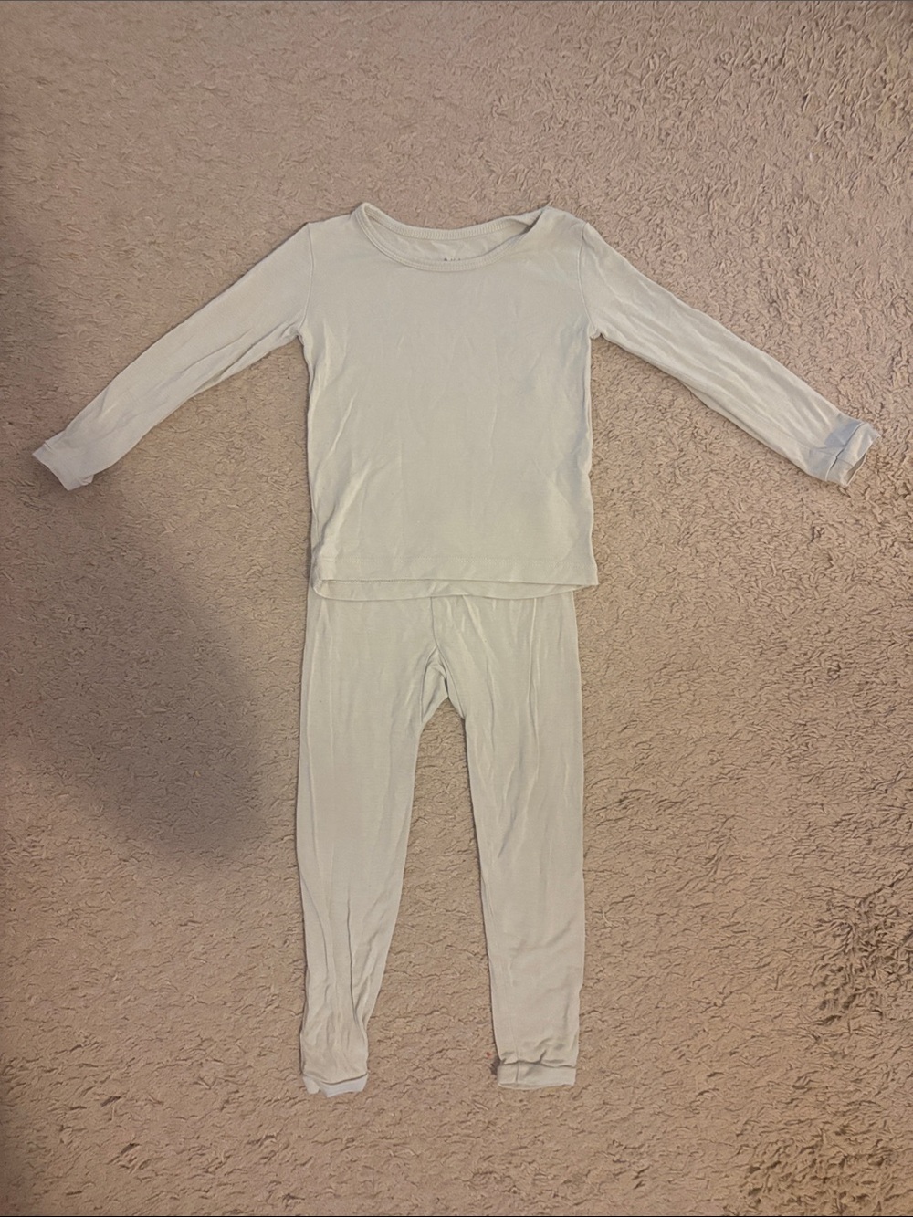 Kyte Baby Bamboo Long Sleeve Pajama Set. Light green. Like New. Size 18-24 mos.